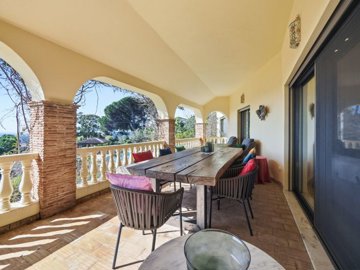 2104-369325-b952a8cbdbc2fd66601ce91bb265b9cce