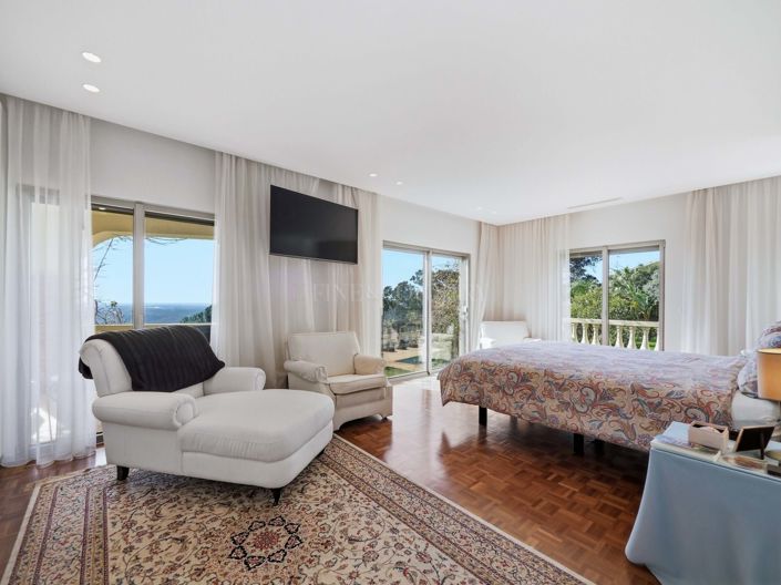 Image No.20-5 Bed Property for sale