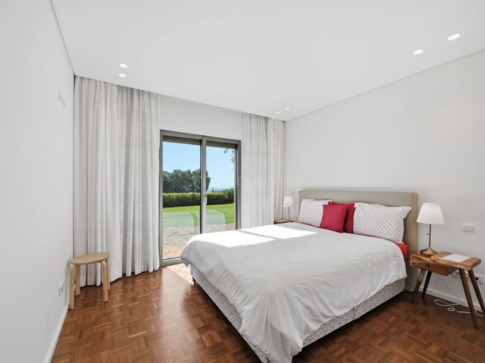 Image No.24-5 Bed Property for sale