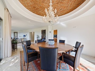 2104-369325-b952a8cbdbc2fd66601ce91bb265b9cce