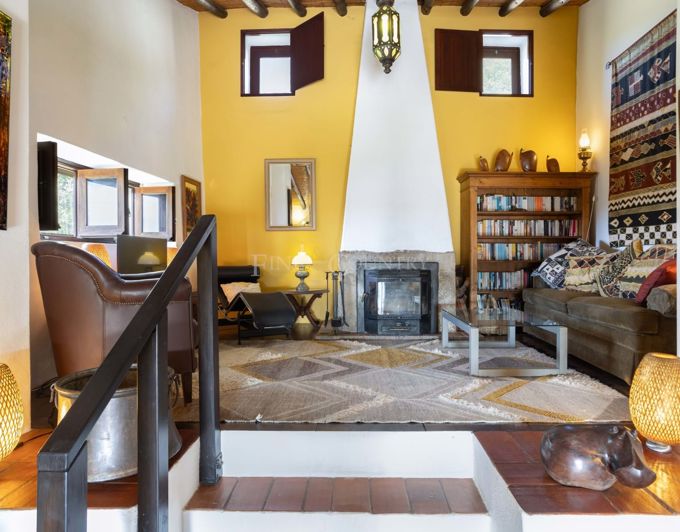 Image No.10-2 Bed Villa for sale