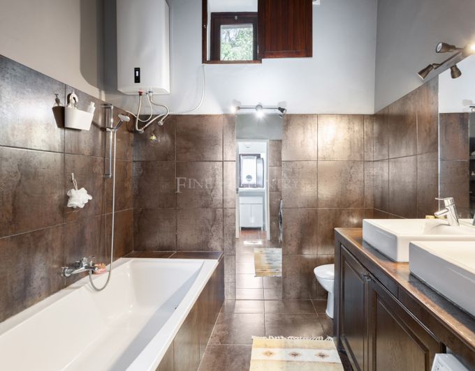 Image No.16-2 Bed Villa for sale