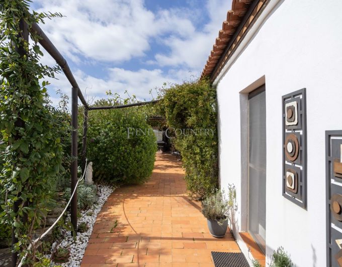 Image No.20-2 Bed Villa for sale