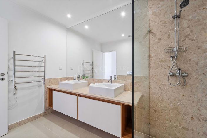 Image No.26-3 Bed Apartment for sale