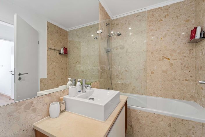 Image No.32-3 Bed Apartment for sale