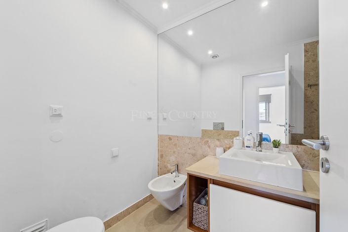 Image No.33-3 Bed Apartment for sale