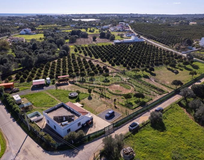 Image No.24-2 Bed Farmhouse for sale