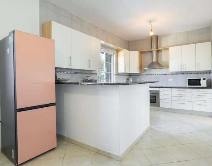 Image No.8-2 Bed Farmhouse for sale