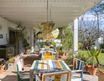 2104-366593-b952a8cbdbc2fd66601ce91bb265b9cce