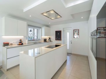 2104-369080-b952a8cbdbc2fd66601ce91bb265b9cce