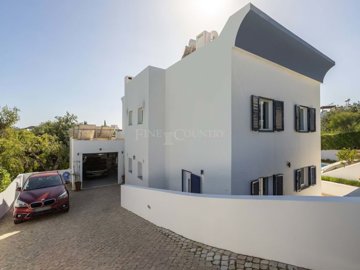 2104-369080-b952a8cbdbc2fd66601ce91bb265b9cce