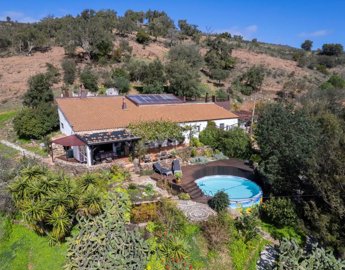 2104-369326-b952a8cbdbc2fd66601ce91bb265b9cce