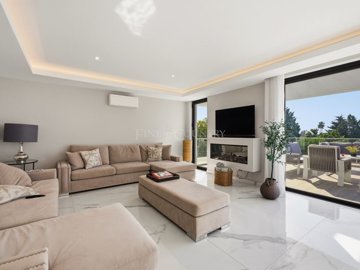 2104-369678-b952a8cbdbc2fd66601ce91bb265b9cce