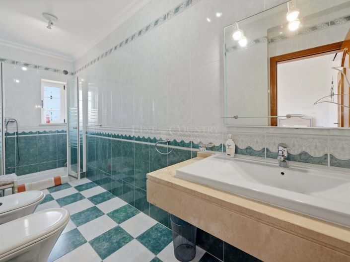 Image No.46-Propriété de 5 chambres à vendre à Caramujeira