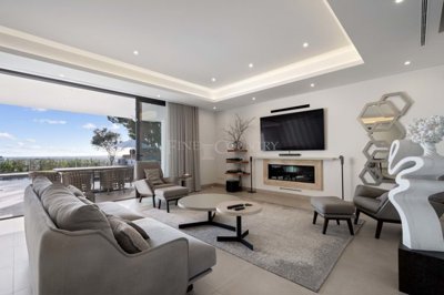 2104-367553-b952a8cbdbc2fd66601ce91bb265b9cce