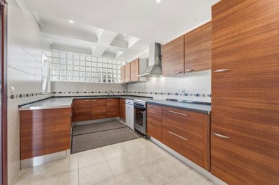 2104-370573-14d4e763c151089fe37f379b2f9be1ace