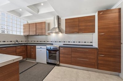 2104-370573-14d4e763c151089fe37f379b2f9be1ace