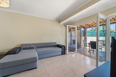 2104-370573-b952a8cbdbc2fd66601ce91bb265b9cce