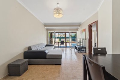 2104-370573-b952a8cbdbc2fd66601ce91bb265b9cce