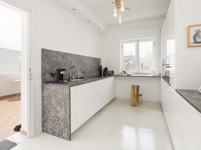 Image No.14-3 Bed Townhouse for sale