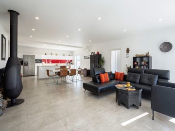 2104-366606-14d4e763c151089fe37f379b2f9be1ace