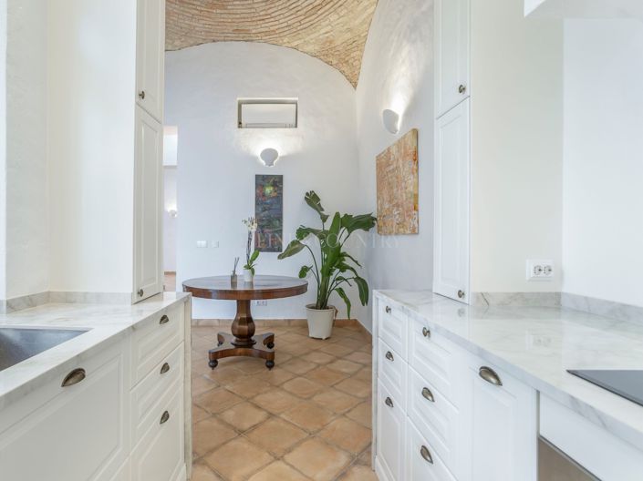 Image No.21-1 Bed Townhouse for sale