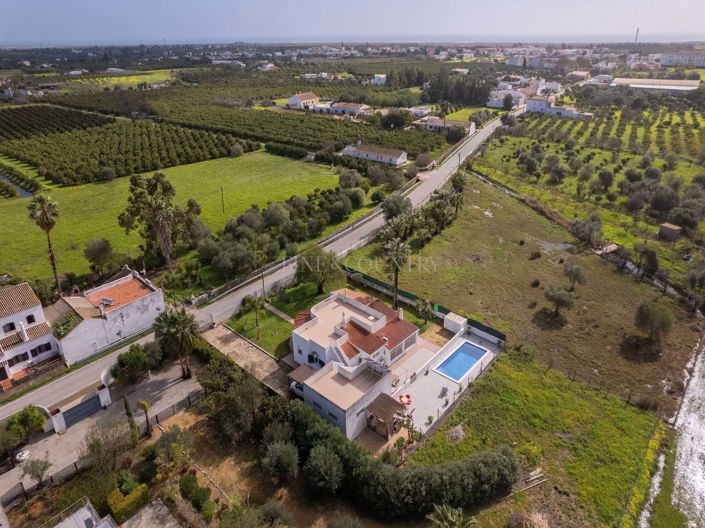 Image No.2-3 Bed Villa for sale