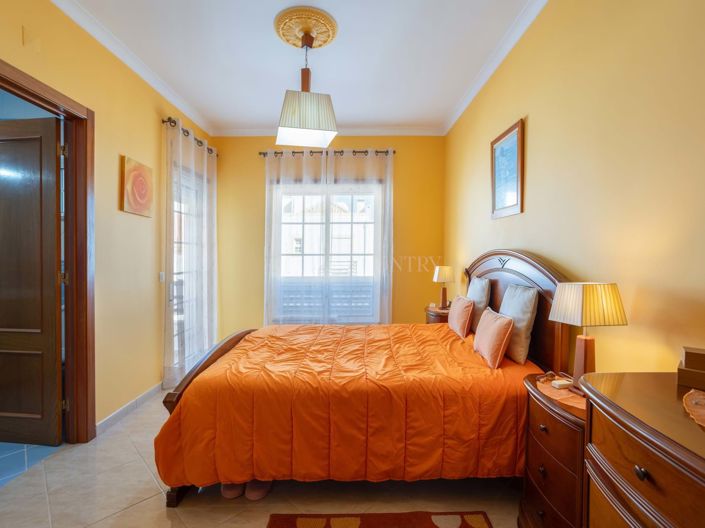 Image No.18-4 Bed Semi-Detached for sale