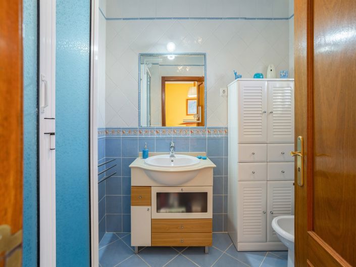 Image No.21-4 Bed Semi-Detached for sale