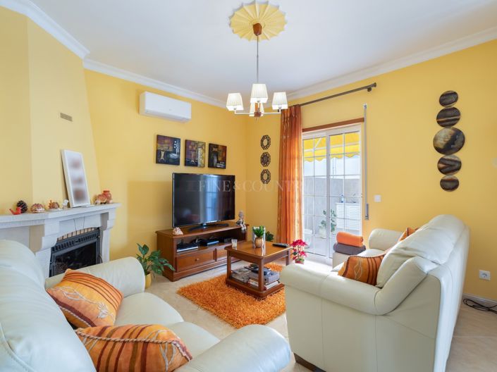 Image No.9-4 Bed Semi-Detached for sale