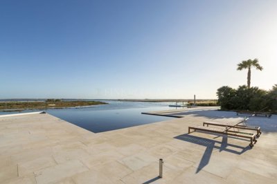 2104-370138-14d4e763c151089fe37f379b2f9be1ace