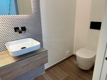 2104-370034-14d4e763c151089fe37f379b2f9be1ace