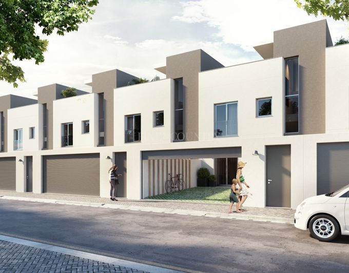 Image No.4-3 Bed Townhouse for sale