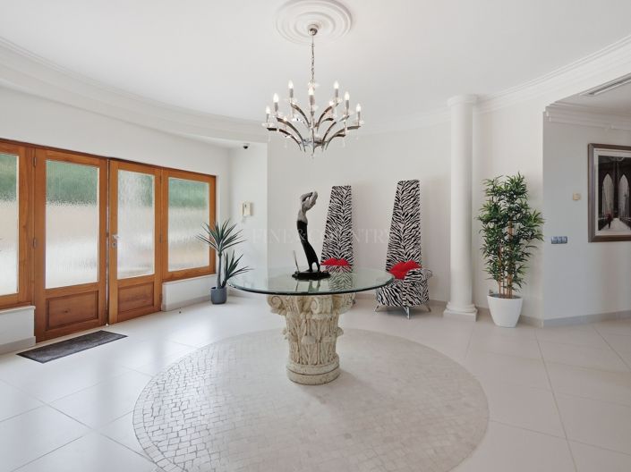 Image No.16-4 Bed Property for sale