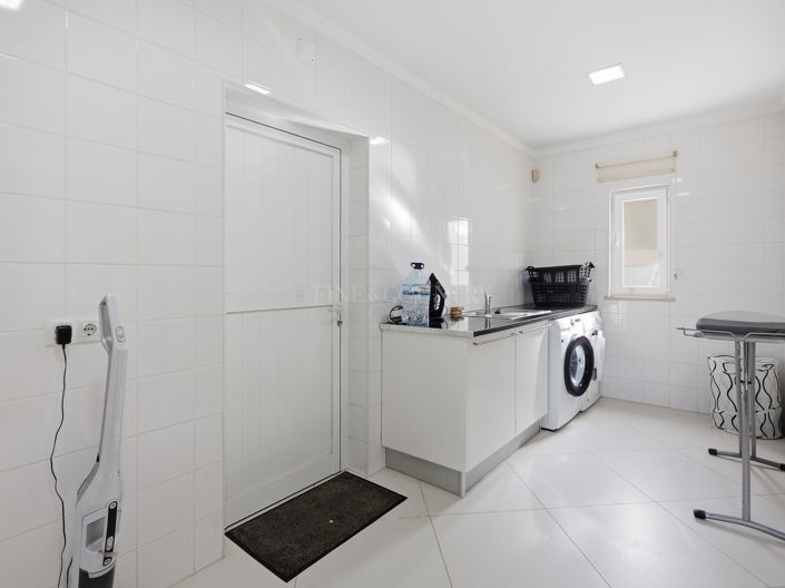 Image No.23-4 Bed Property for sale