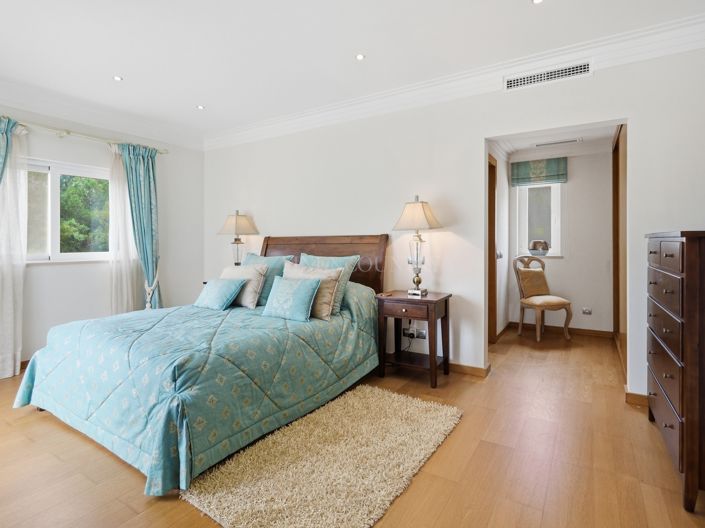 Image No.40-4 Bed Property for sale