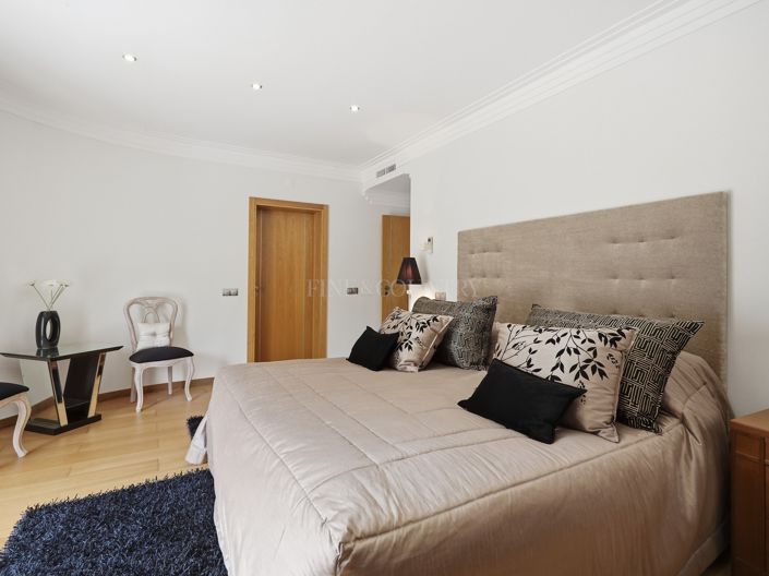 Image No.50-4 Bed Property for sale