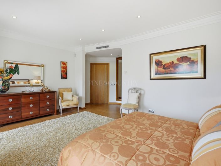 Image No.57-4 Bed Property for sale