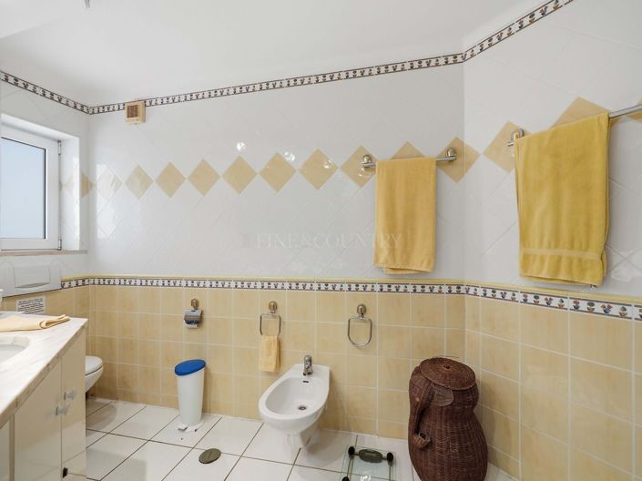 Image No.9-3 Bed Property for sale