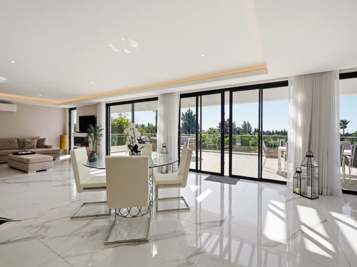 Image No.15-4 Bed Property for sale