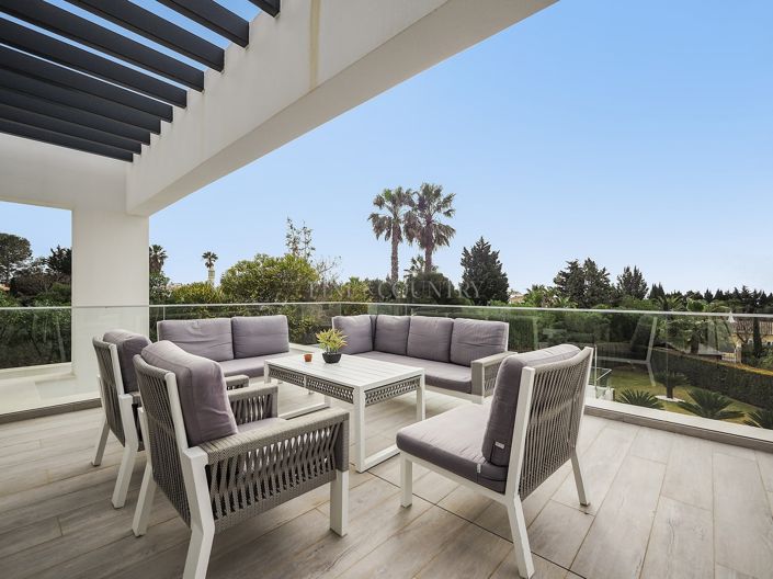 Image No.17-4 Bed Property for sale