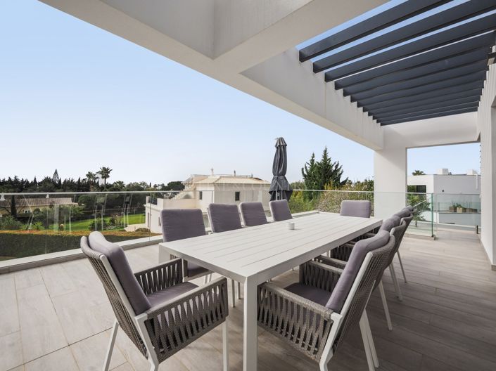 Image No.18-4 Bed Property for sale