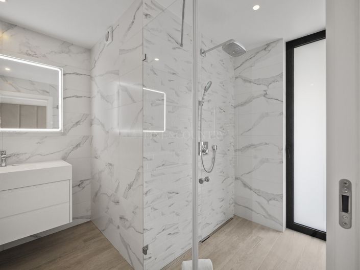 Image No.24-4 Bed Property for sale