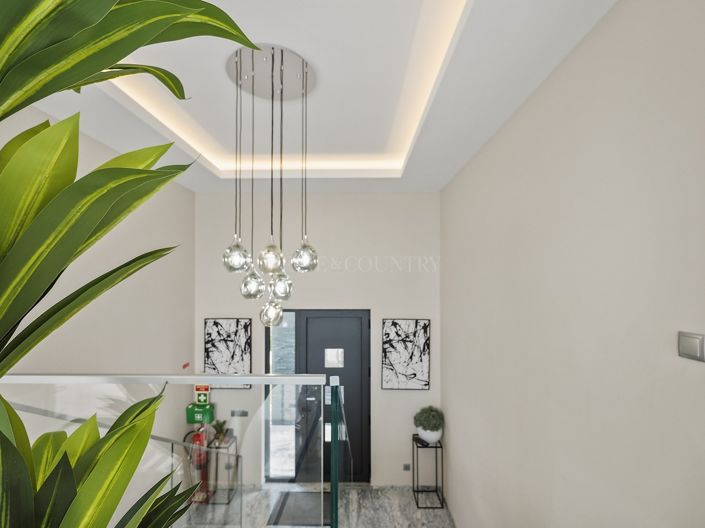 Image No.3-4 Bed Property for sale