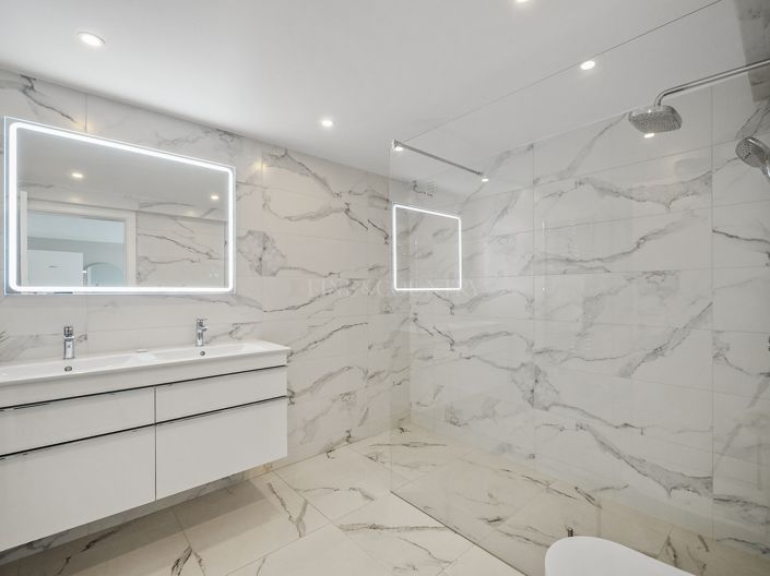 Image No.38-4 Bed Property for sale