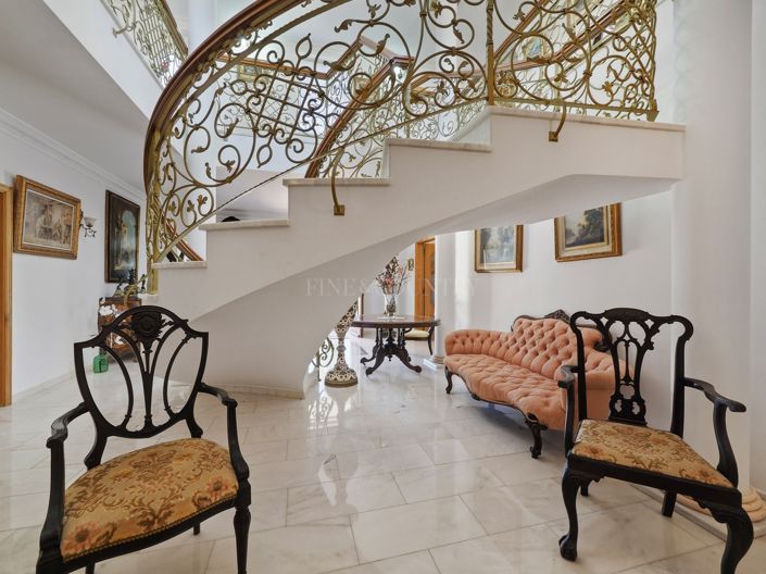 Image No.16-5 Bed Property for sale