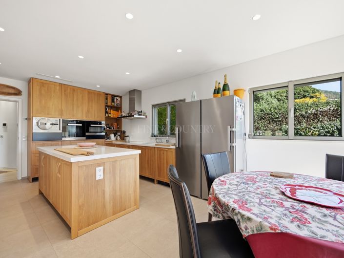 Image No.17-5 Bed Property for sale