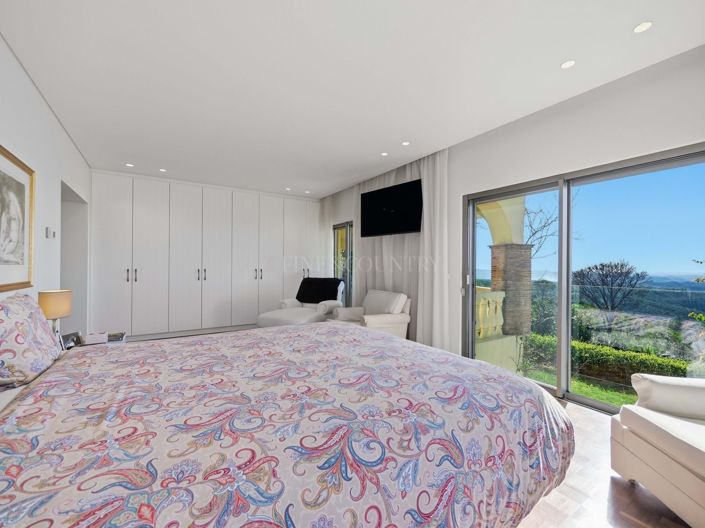 Image No.22-5 Bed Property for sale