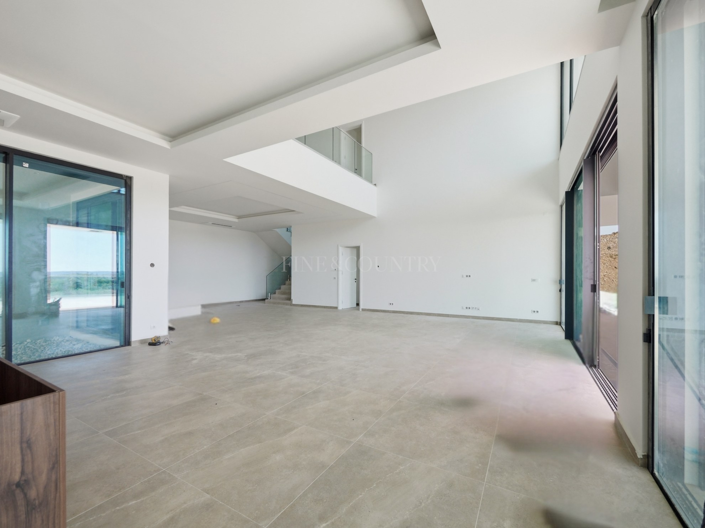 Image No.16-4 Bed Property for sale