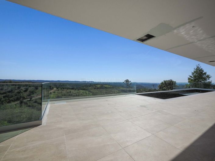 Image No.18-4 Bed Property for sale